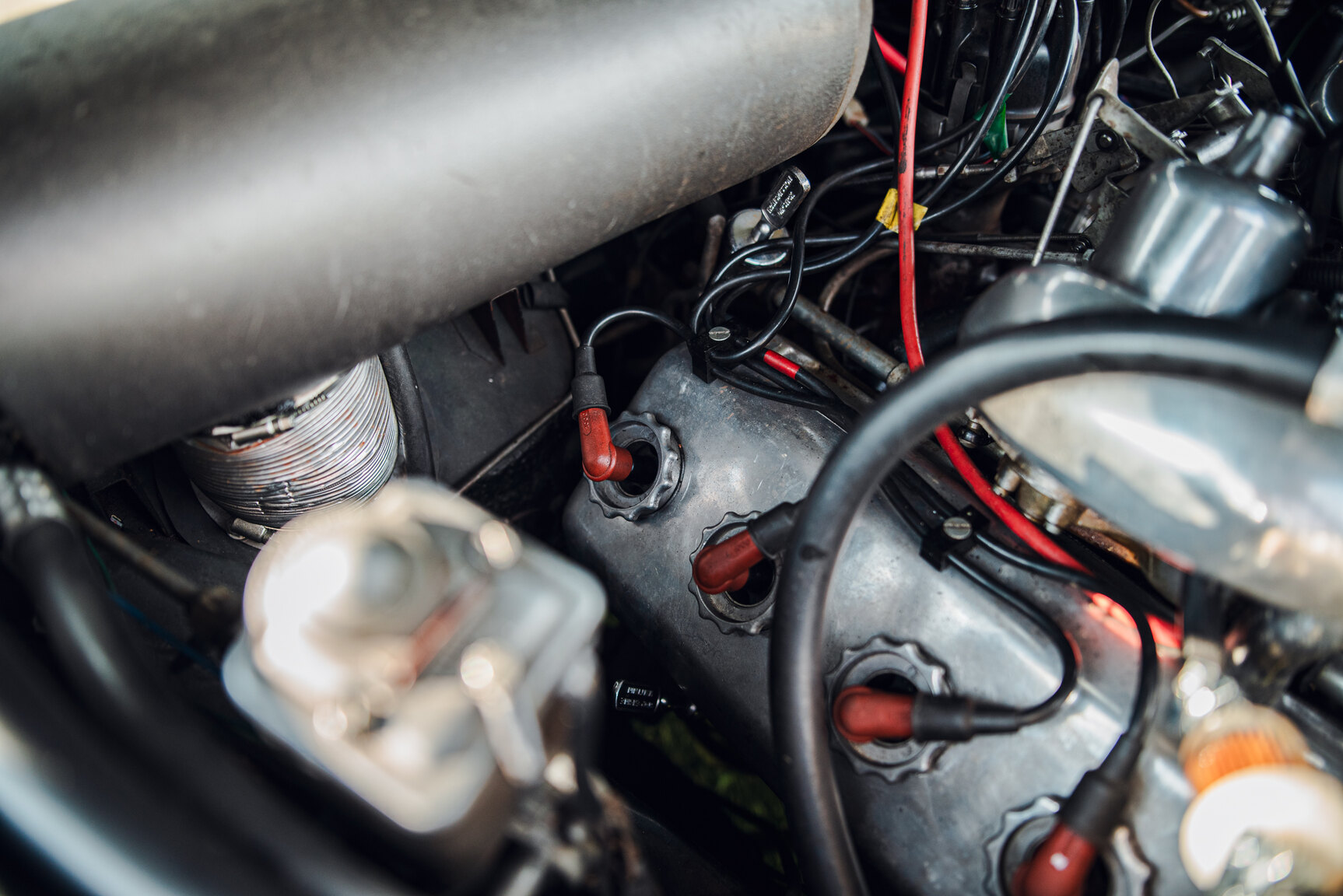 Image of 1965 Daimler 250 V8 mechanics