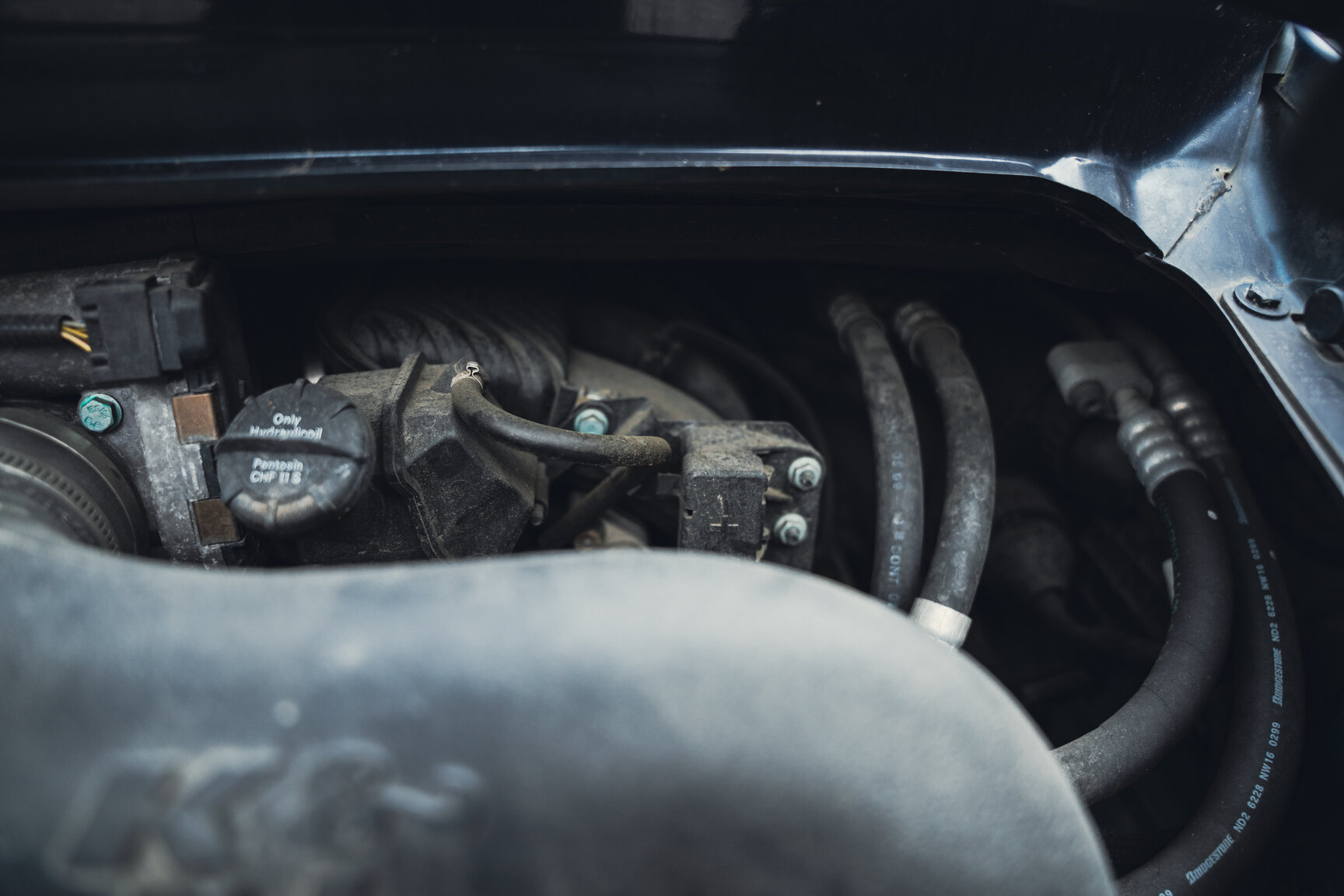 Image of 1999 Porsche 911 Carrera 4 mechanics