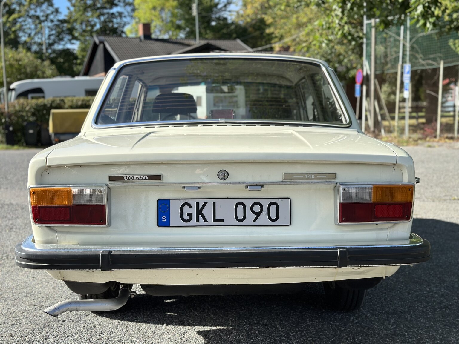 Exterior image of 1973 Volvo 142