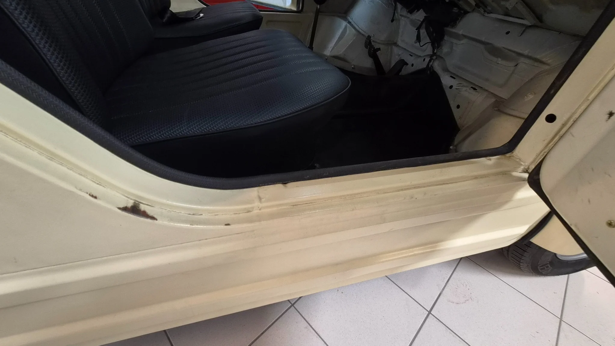 Innenraumfoto von 1973 Volkswagen Type 181 (16)
