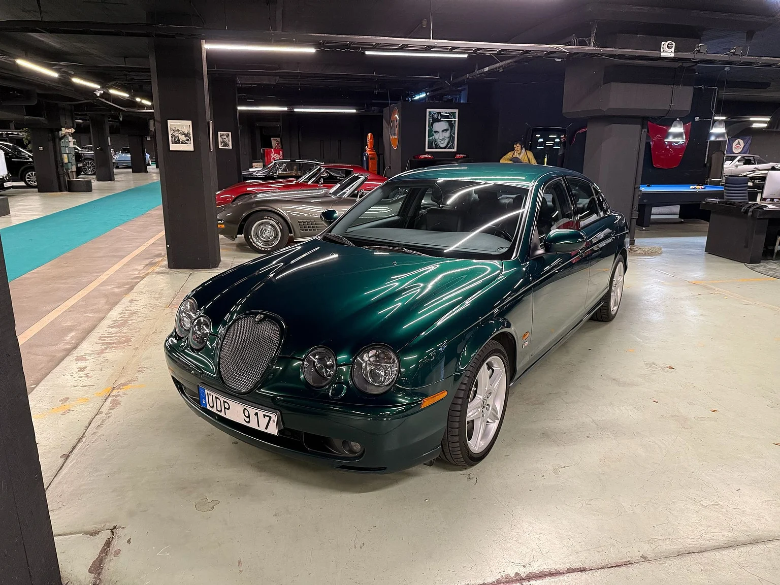 Exteriörbild på 2003 Jaguar S-type R (3)