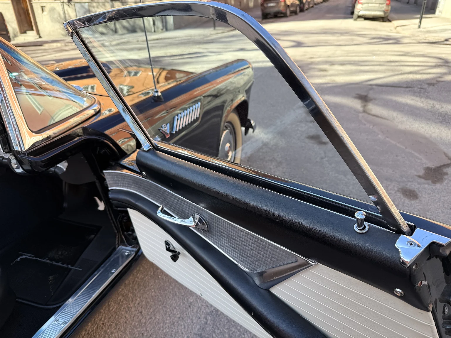 Innenraumfoto von 1955 Ford Thunderbird (43)