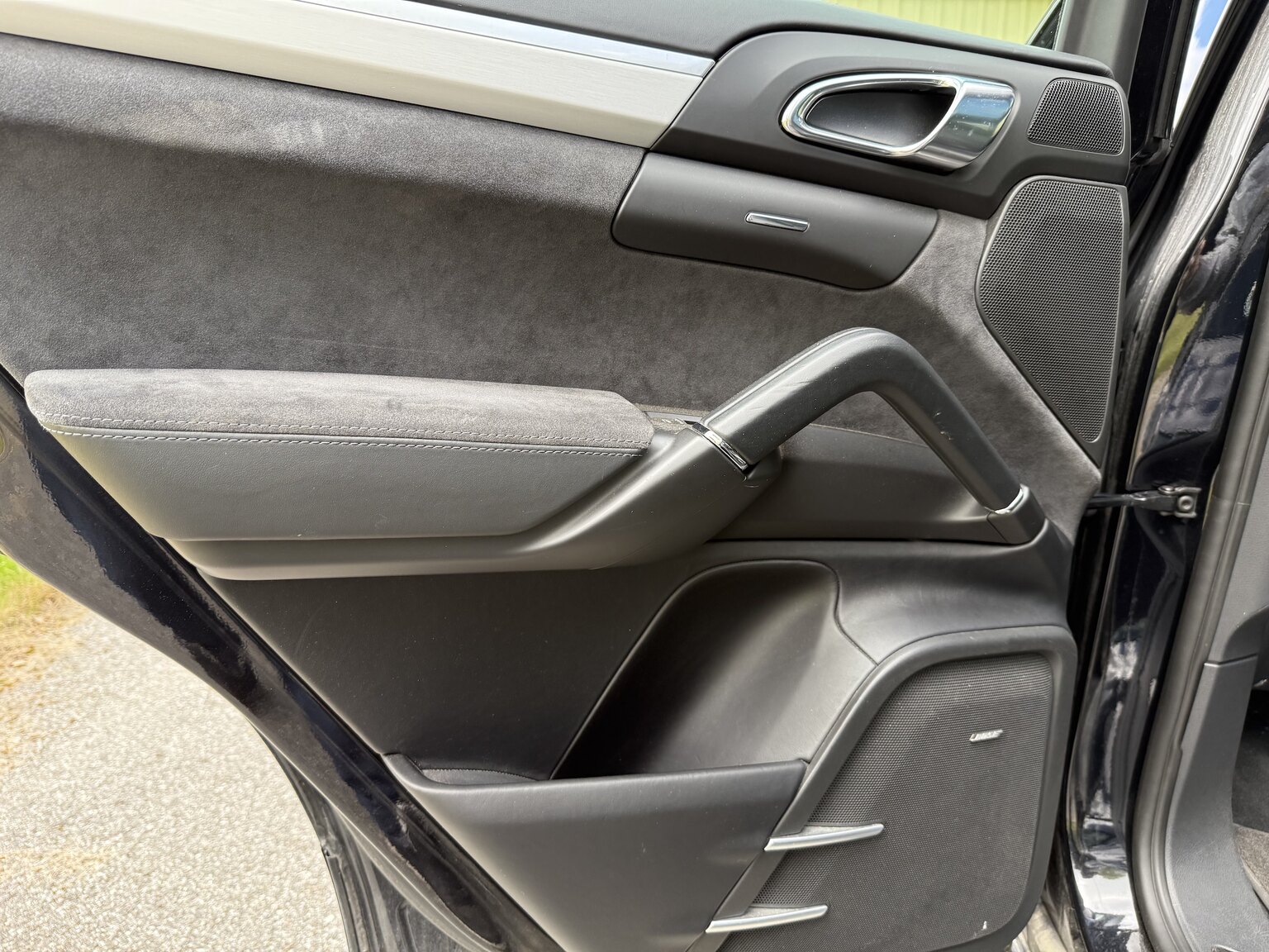 Interior image of 2013 Porsche Cayenne GTS