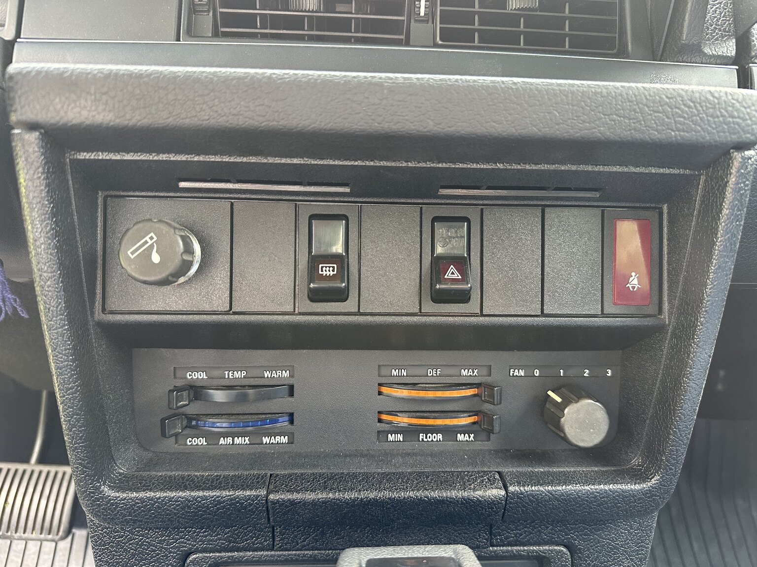 Interiörbild 1986 Volvo 244