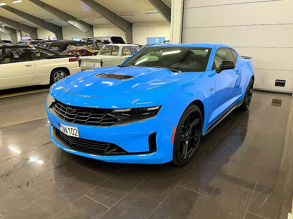 Exteriörbild på 2022 Chevrolet Camaro SS Manual (1)