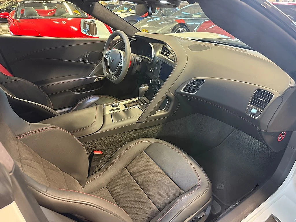Bild von 2017 Chevrolet Corvette (25)