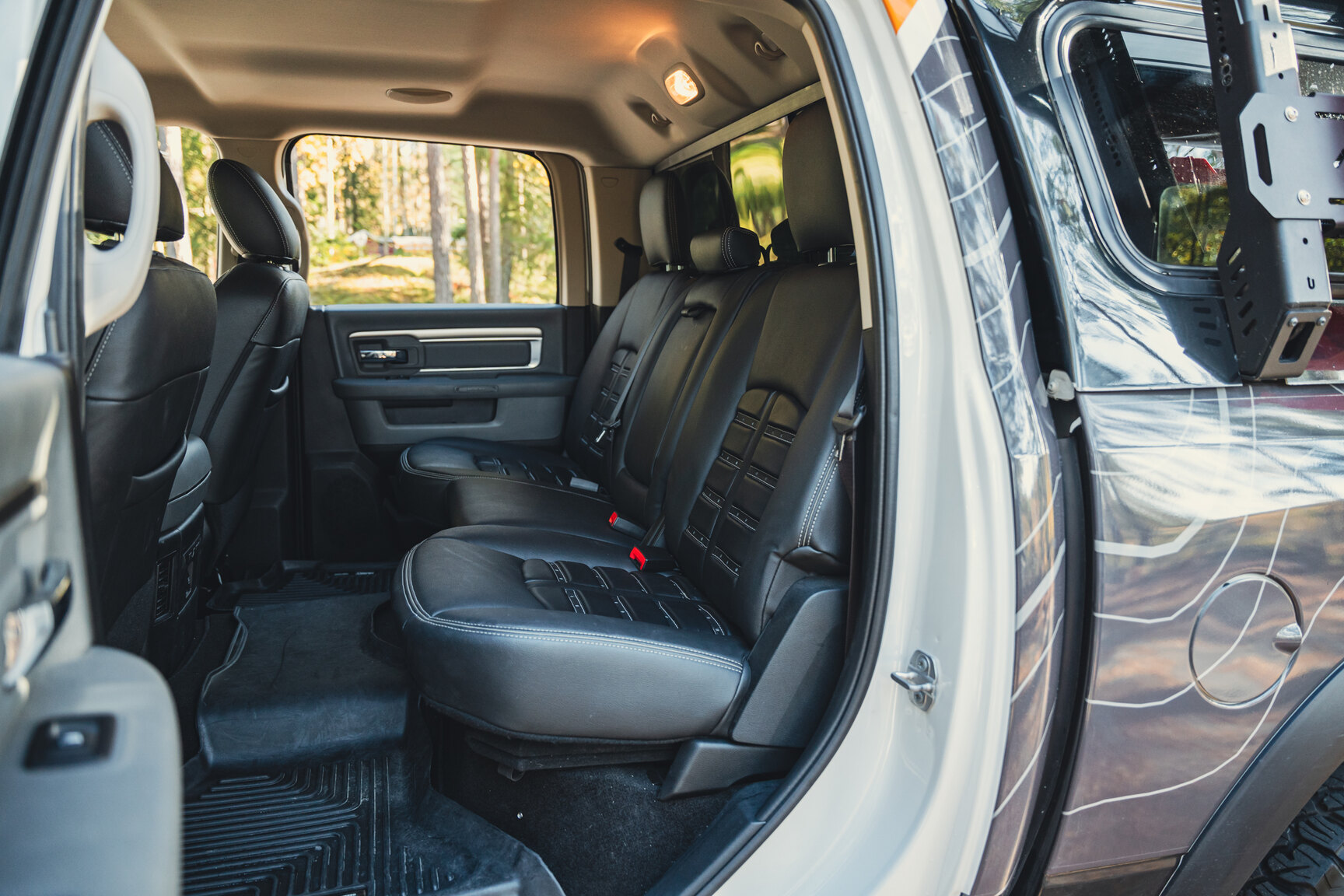 Interiörbild 2017 Dodge Ram 1500 AEV (51)