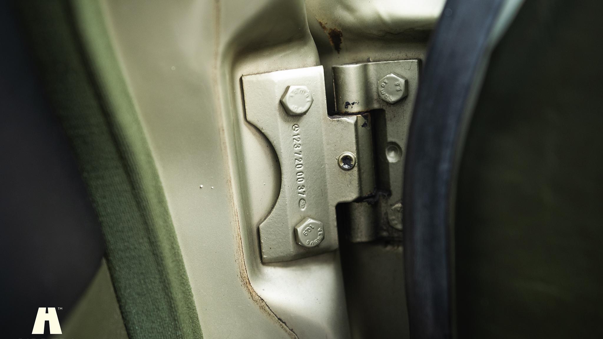 Image of 1985 Mercedes-Benz 200 Series 3  (30) mechanics