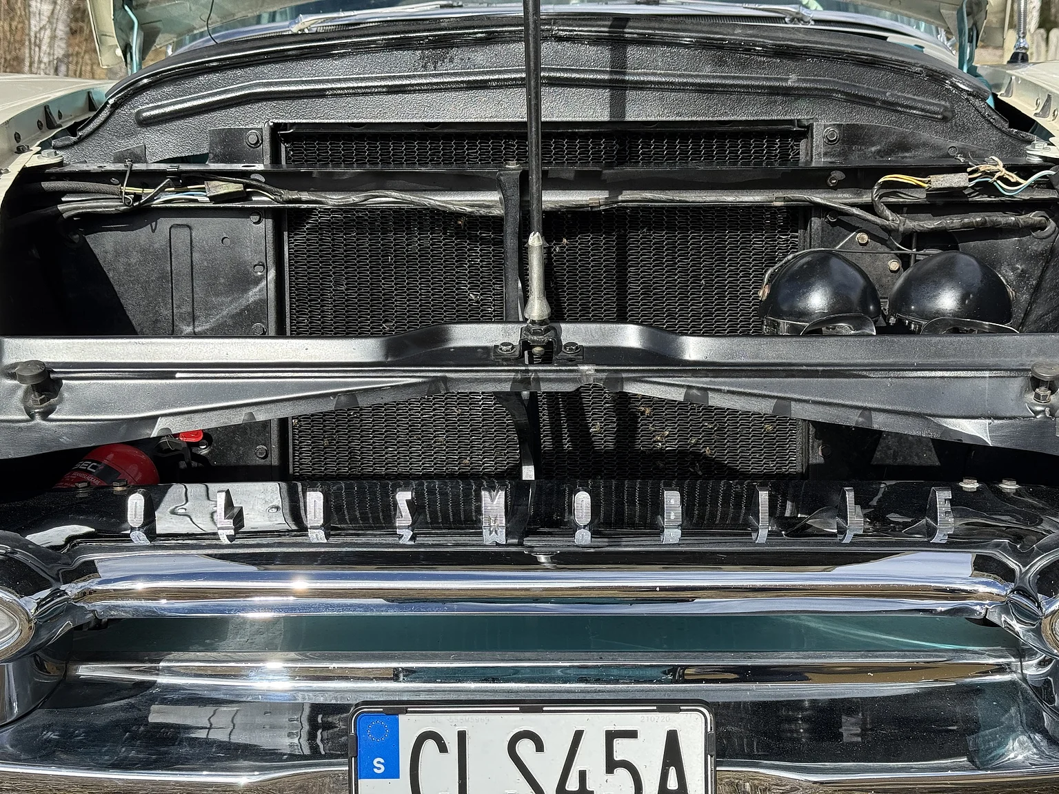 Image of 1955 Oldsmobile Super 88 mechanics (17)