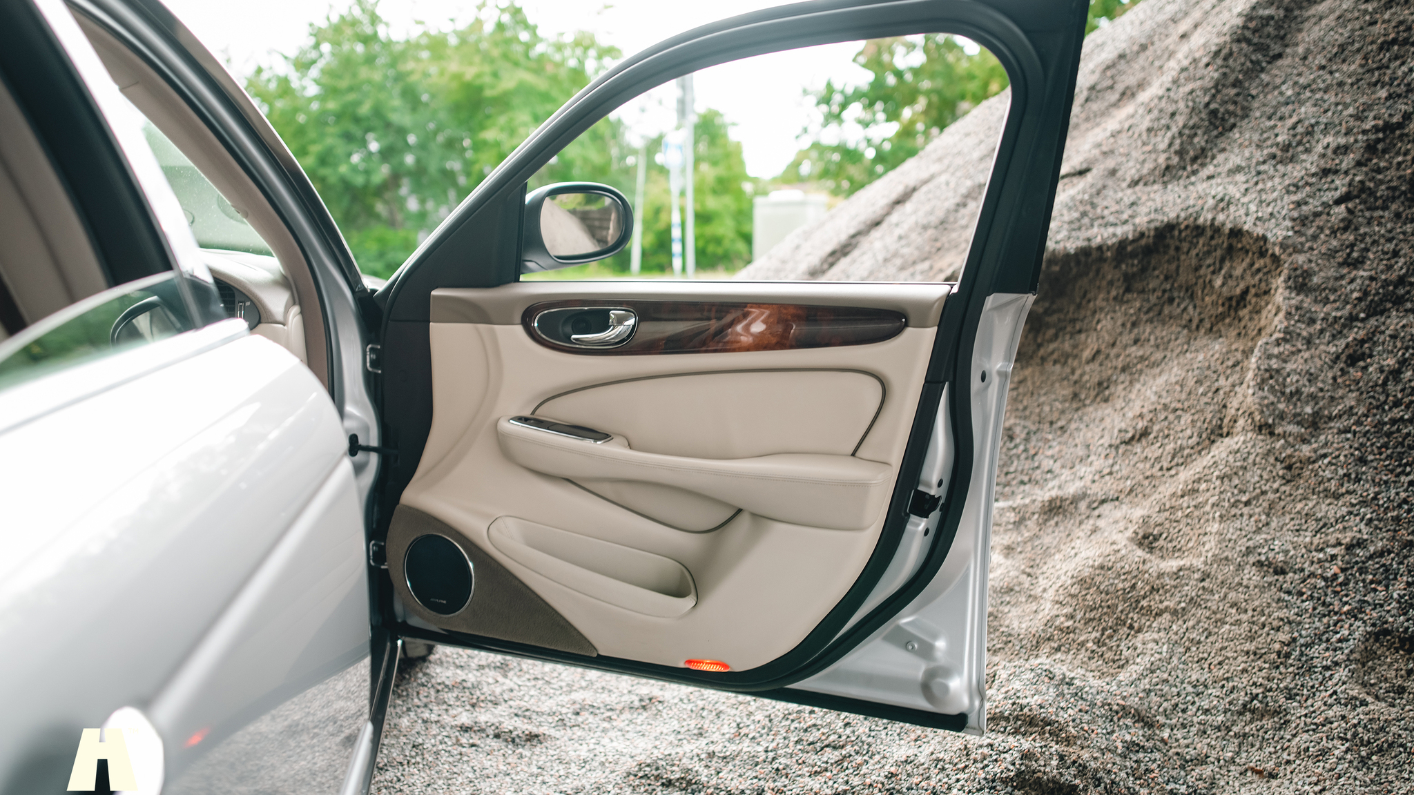 Interior image of 2003 Jaguar XJ Super V8