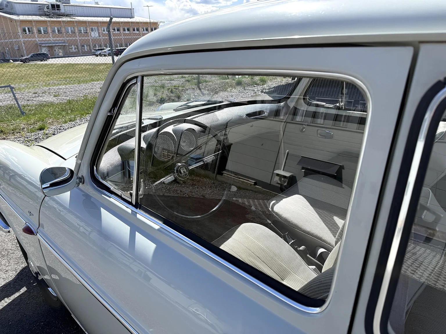 Aussenfoto 1965 Volkswagen 1500 Limousine 311 Notchback (52)