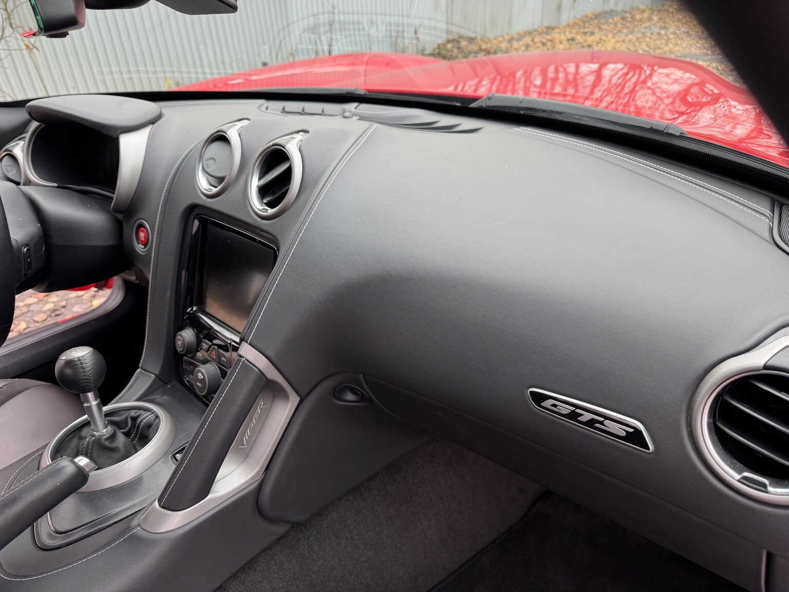 Interior image of 2014 Dodge Viper GTS (10)