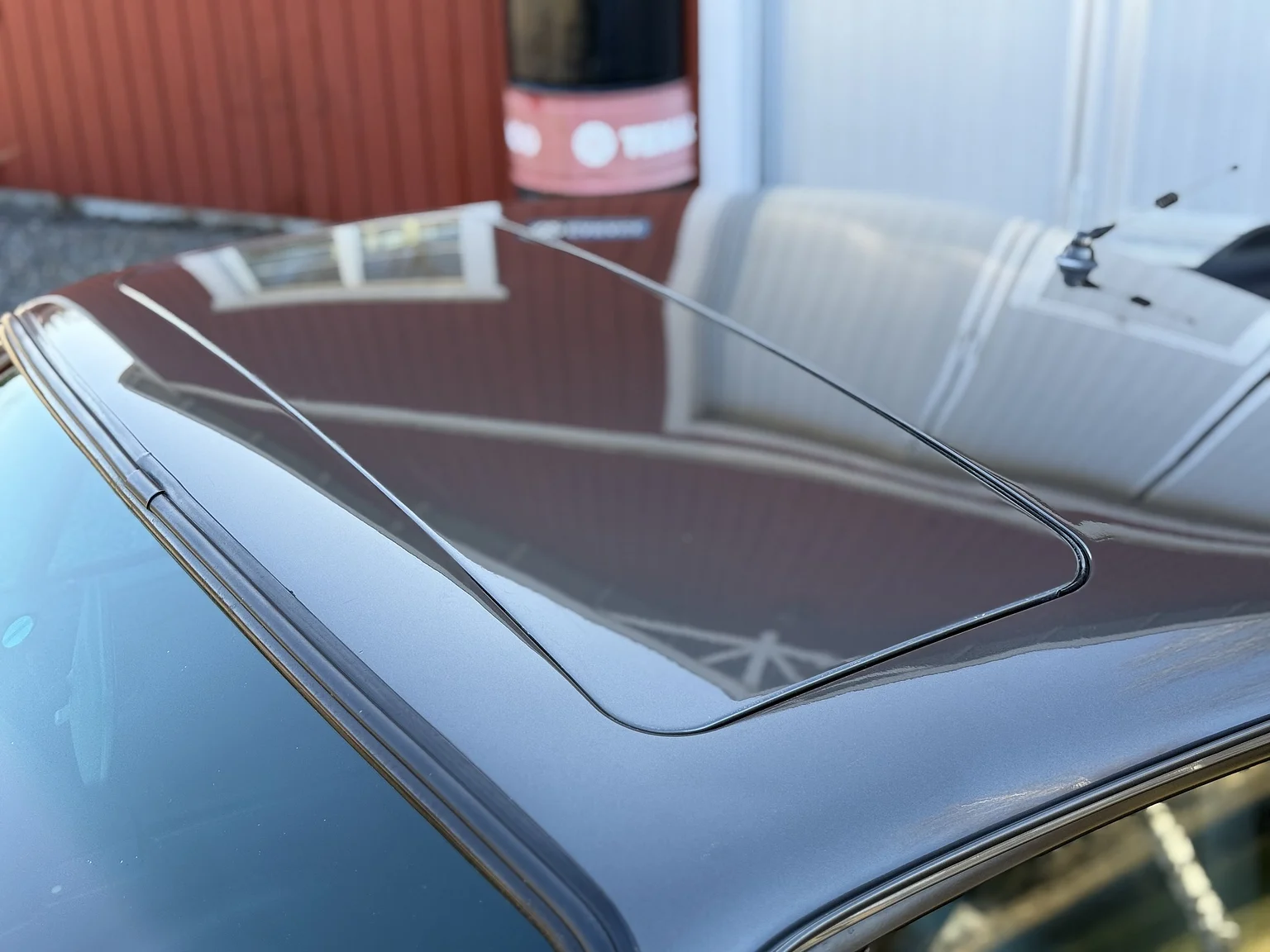 Exterior image of 1989 Porsche 911 / 930 3.3 Turbo 5-speed (39)