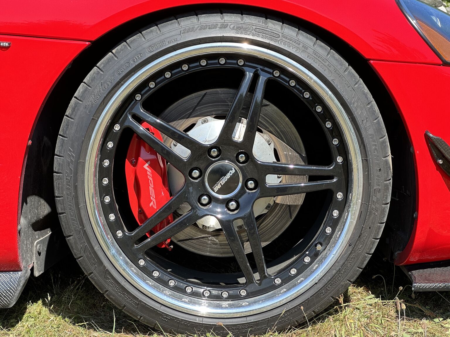 Exterior image of 2004 Dodge Viper SRT-10 (61)