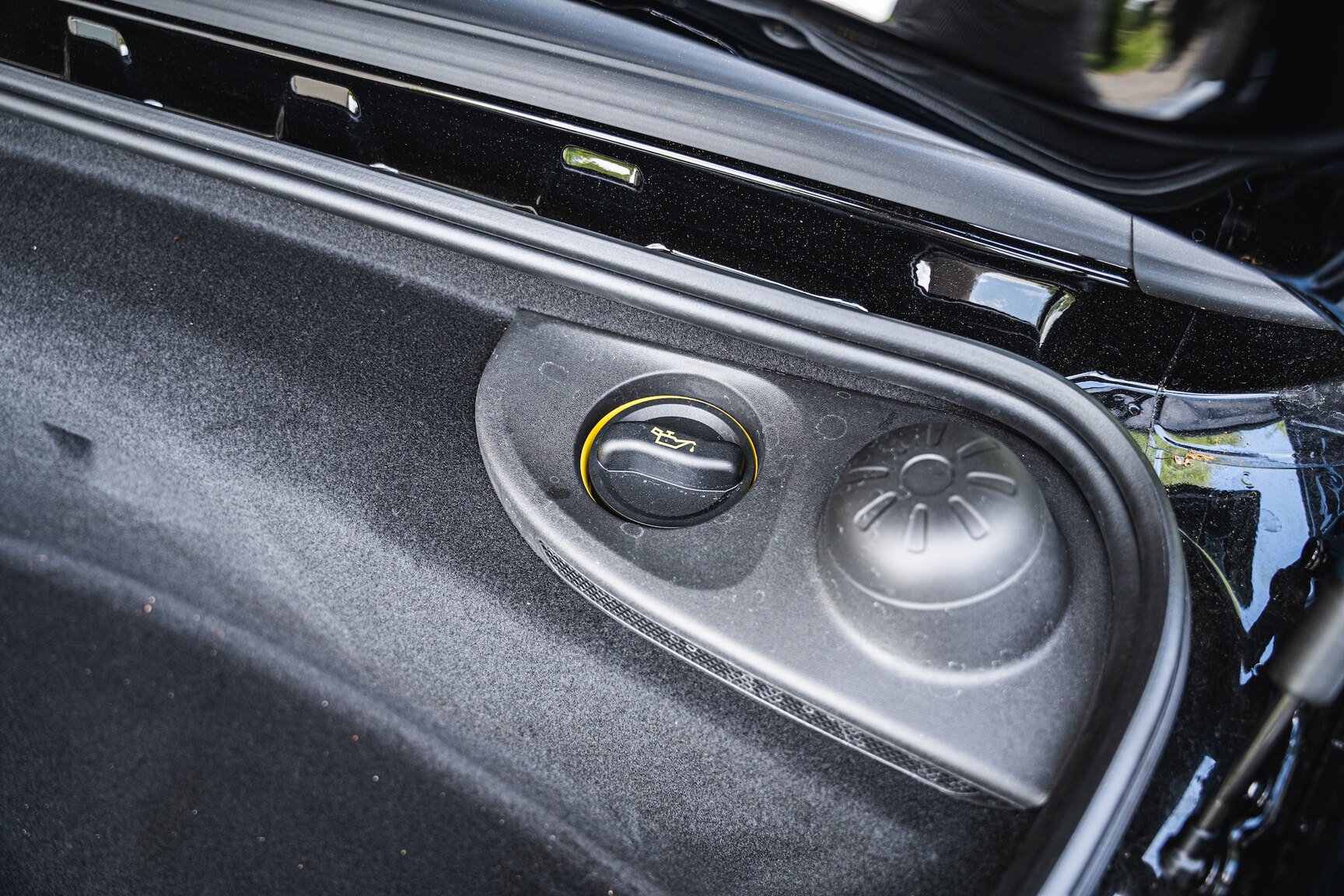 Innenraumfoto von 2013 Porsche Boxster S (60)