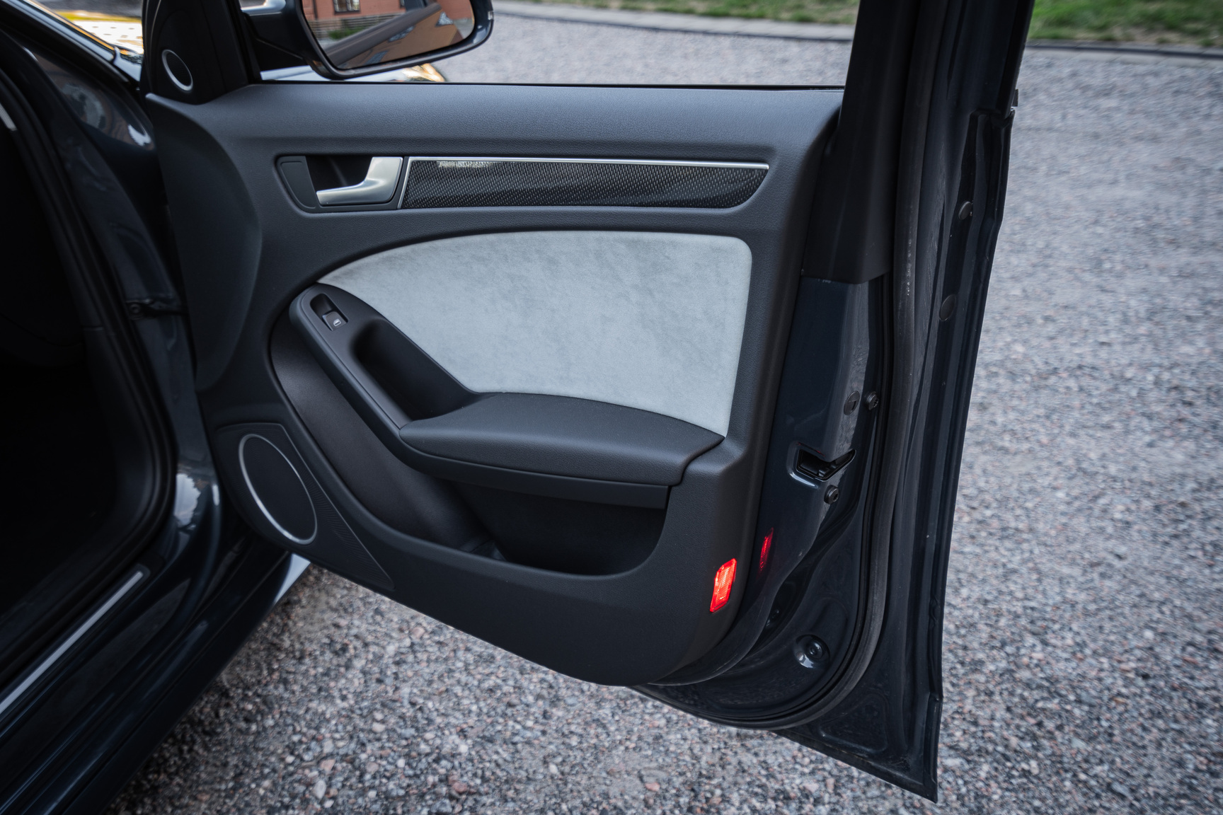 Innenraumfoto von 2011 Audi S4 (36)