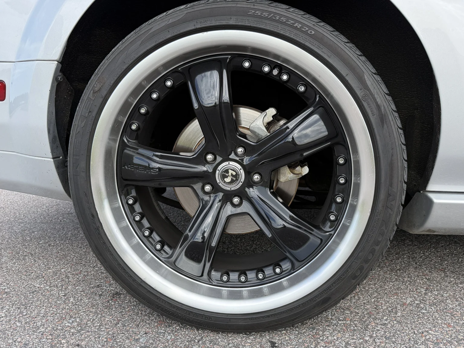 Exterior image of 2006 Ford Mustang GT (29)