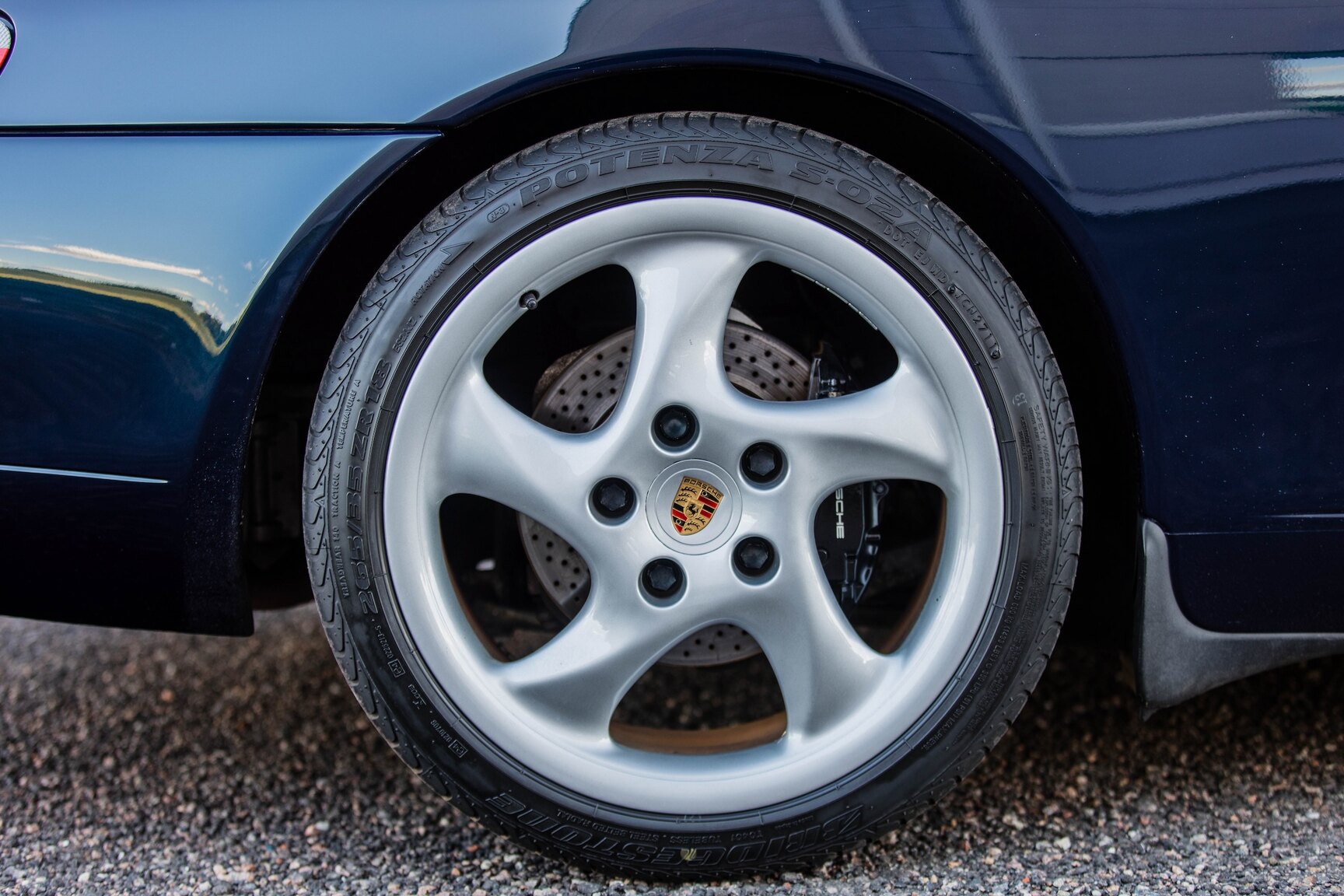 Exteriörbild på 1999 Porsche 911 Carrera Cabriolet