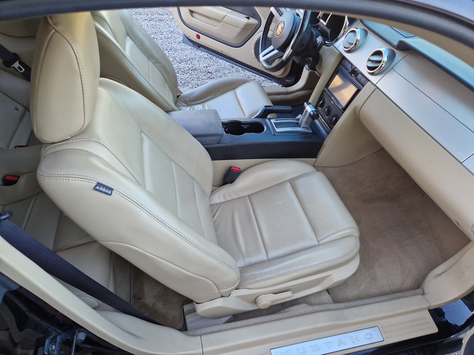 Interior image of 2007 Ford Mustang V6 