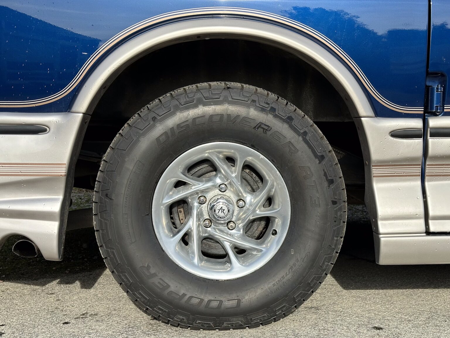 Aussenfoto 2000 GMC Savana G1500 Conversion Van