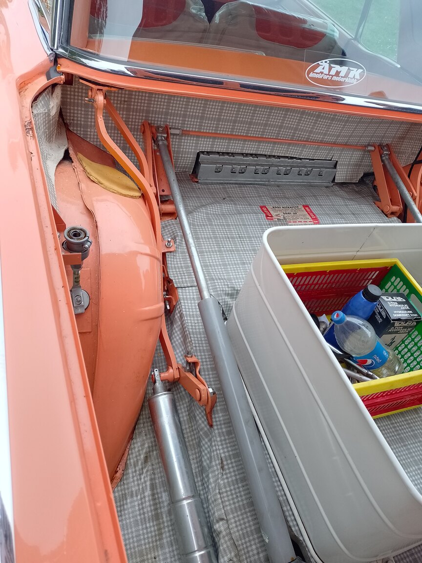 Interior image of 1957 Ford Fairlane 500 Skyliner Retract