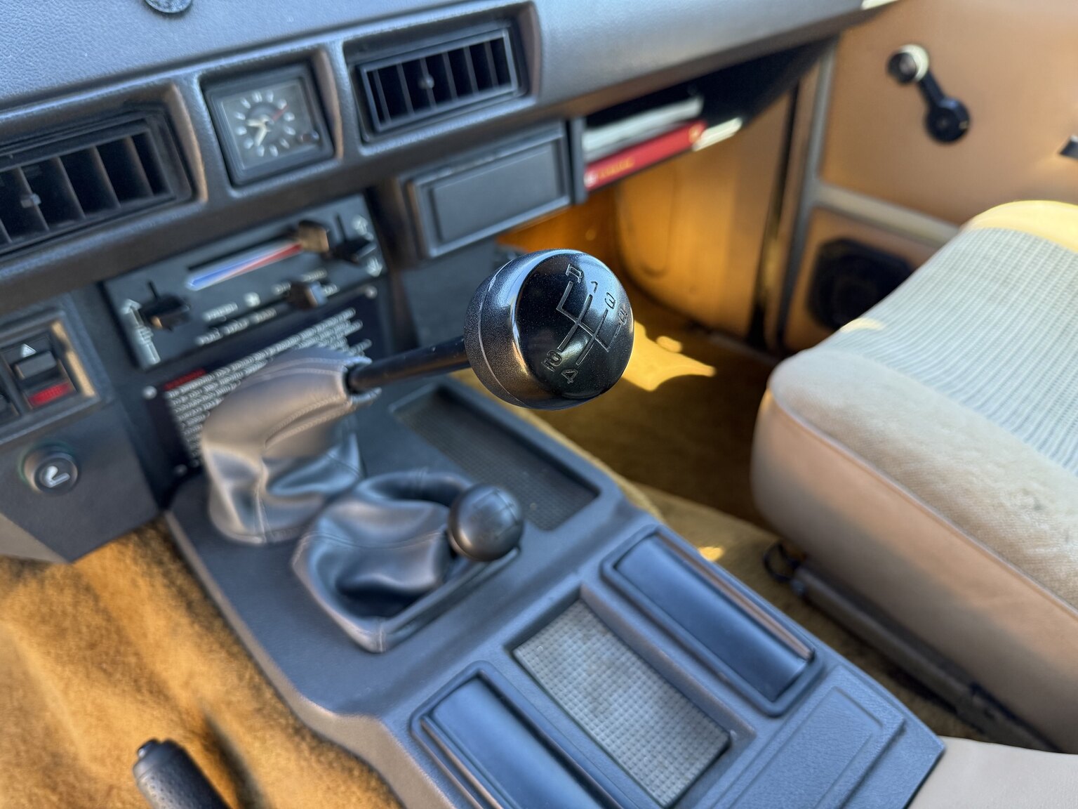 Interior image of 1985 Land Rover Range Rover 3.5 V8