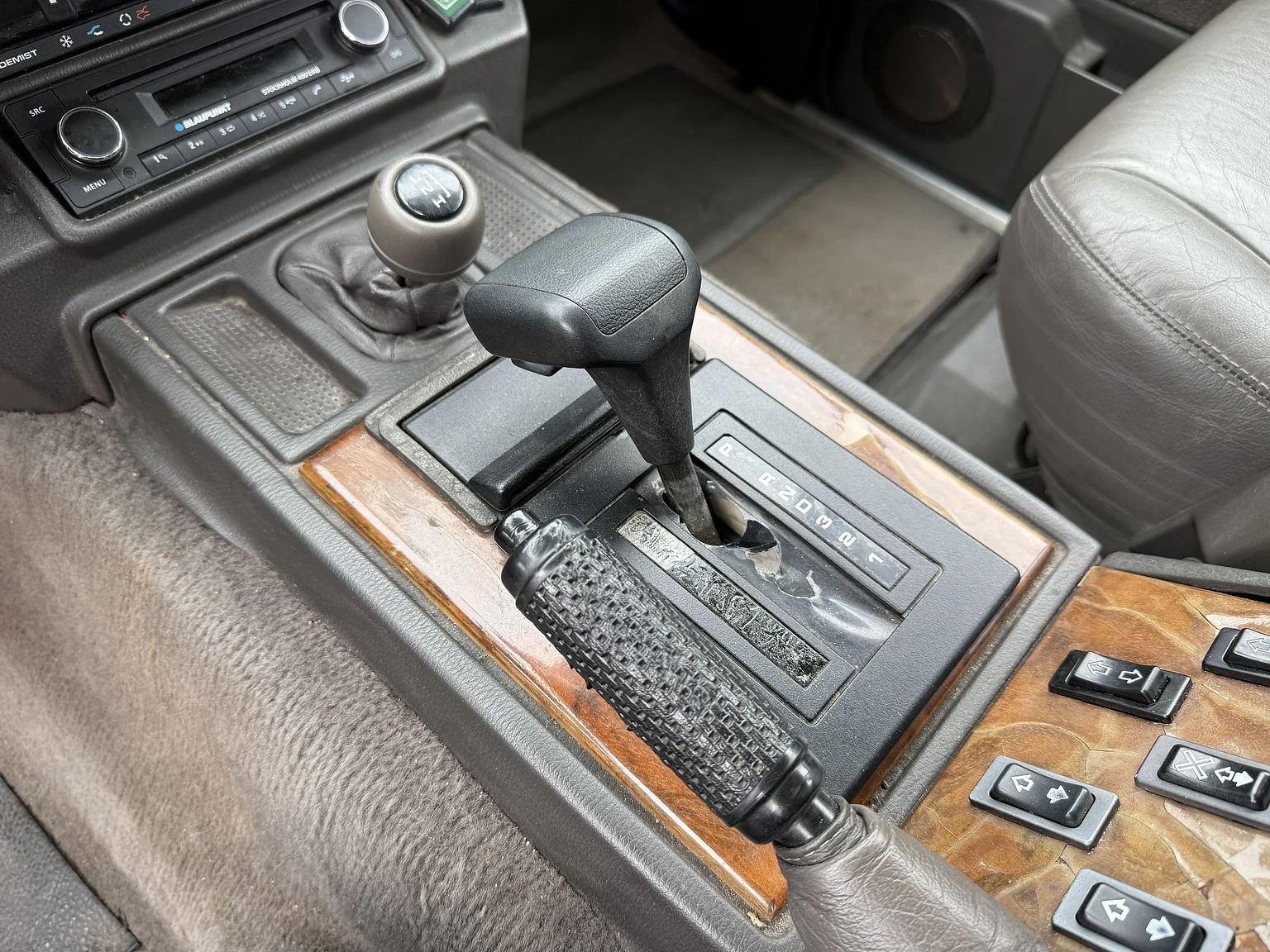 Innenraumfoto von 1990 Range Rover Vogue SE 3.9 (22)