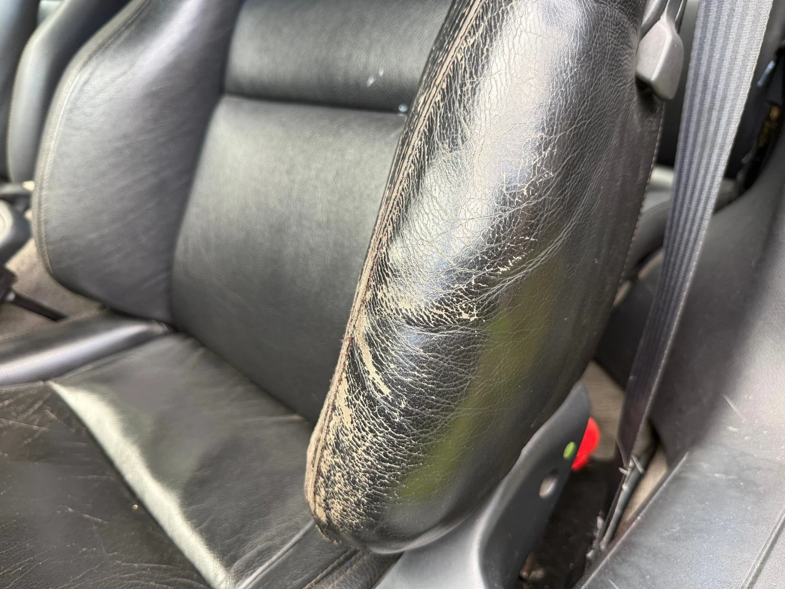 Innenraumfoto von 1997 Alfa Romeo GTV (5)