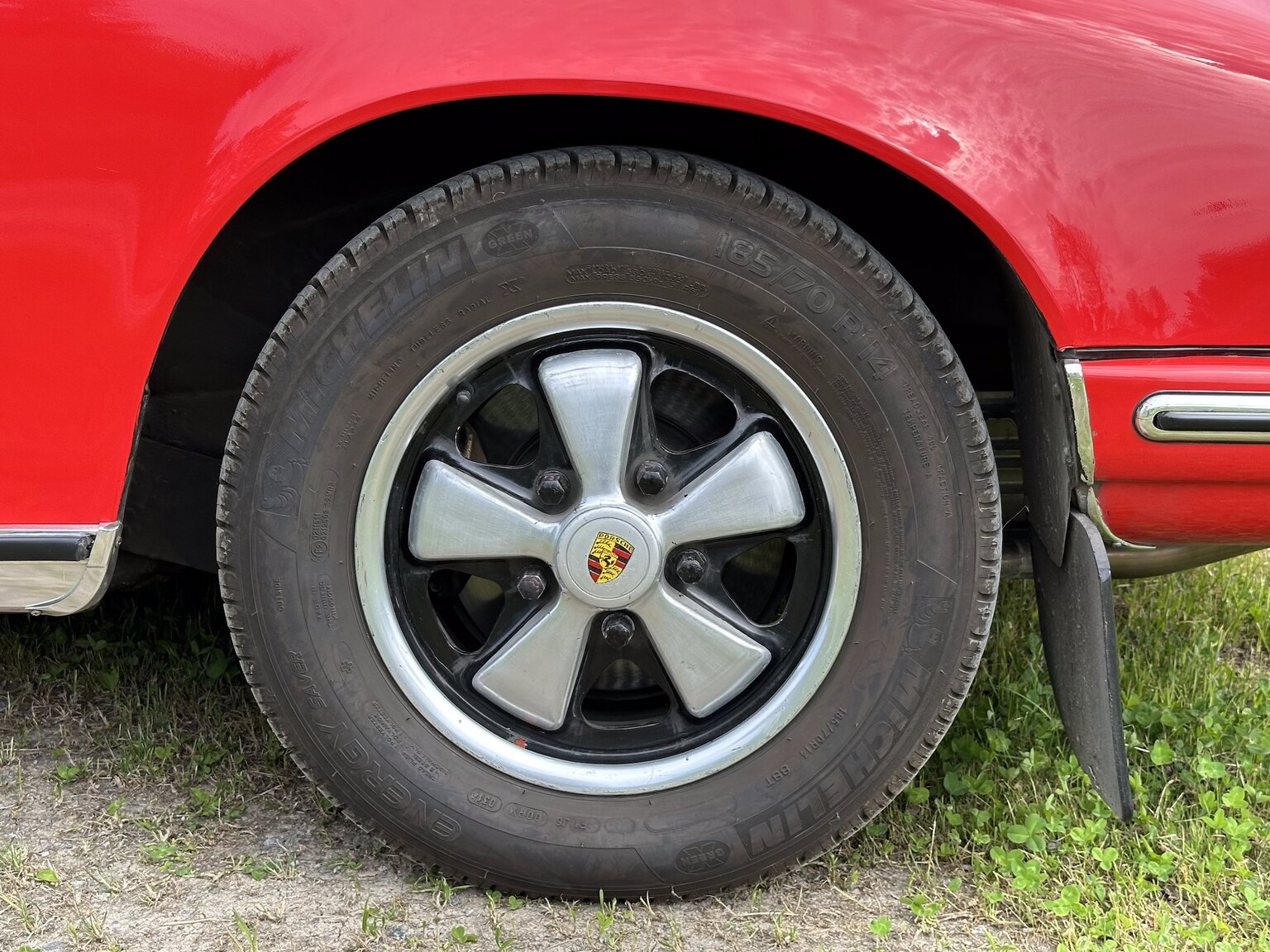 Exterior image of 1969 1969 PORSCHE COUPÉ 911 T 