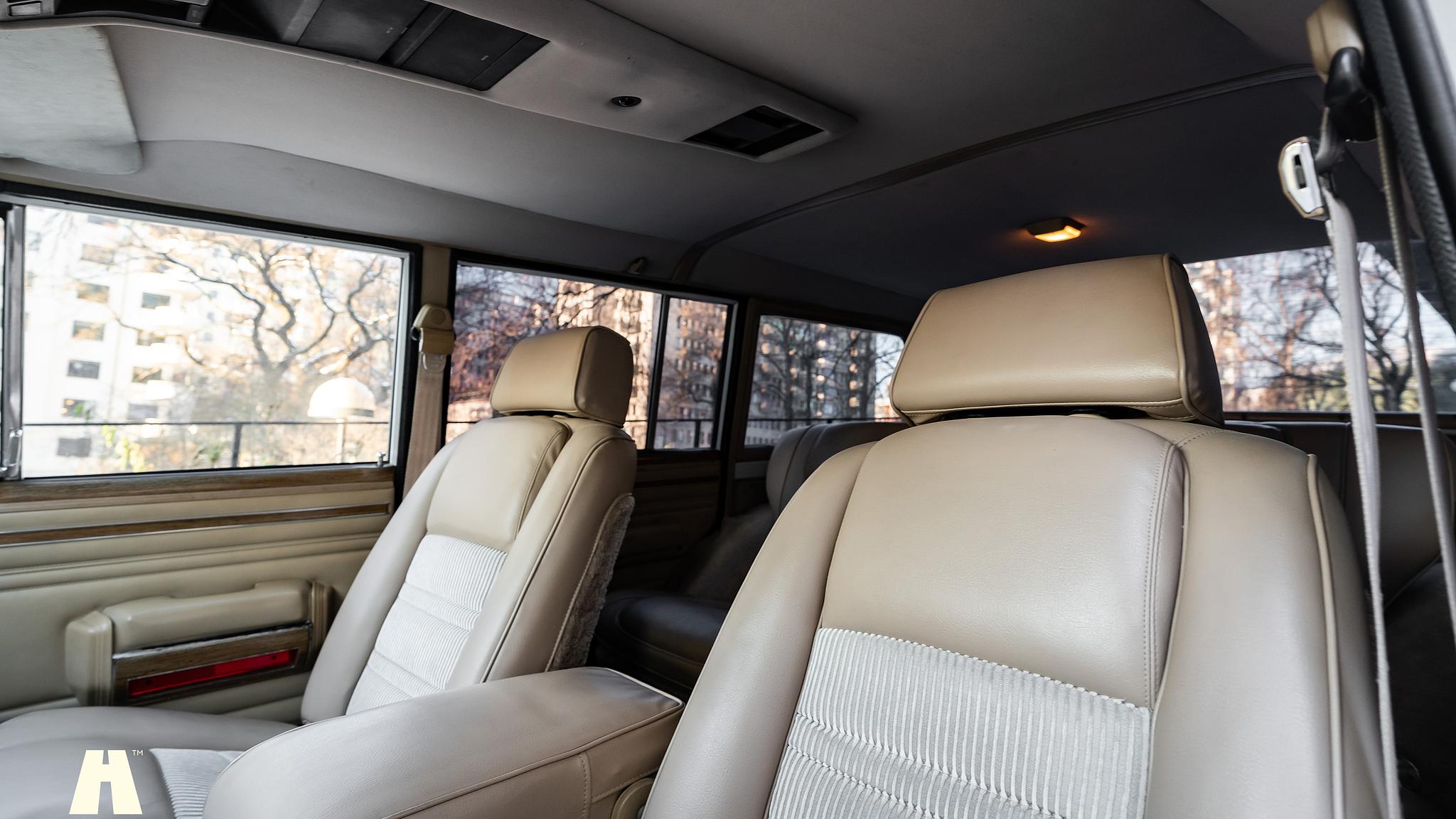 Innenraumfoto von 1991 Jeep Grand Wagoneer 1991 (9)