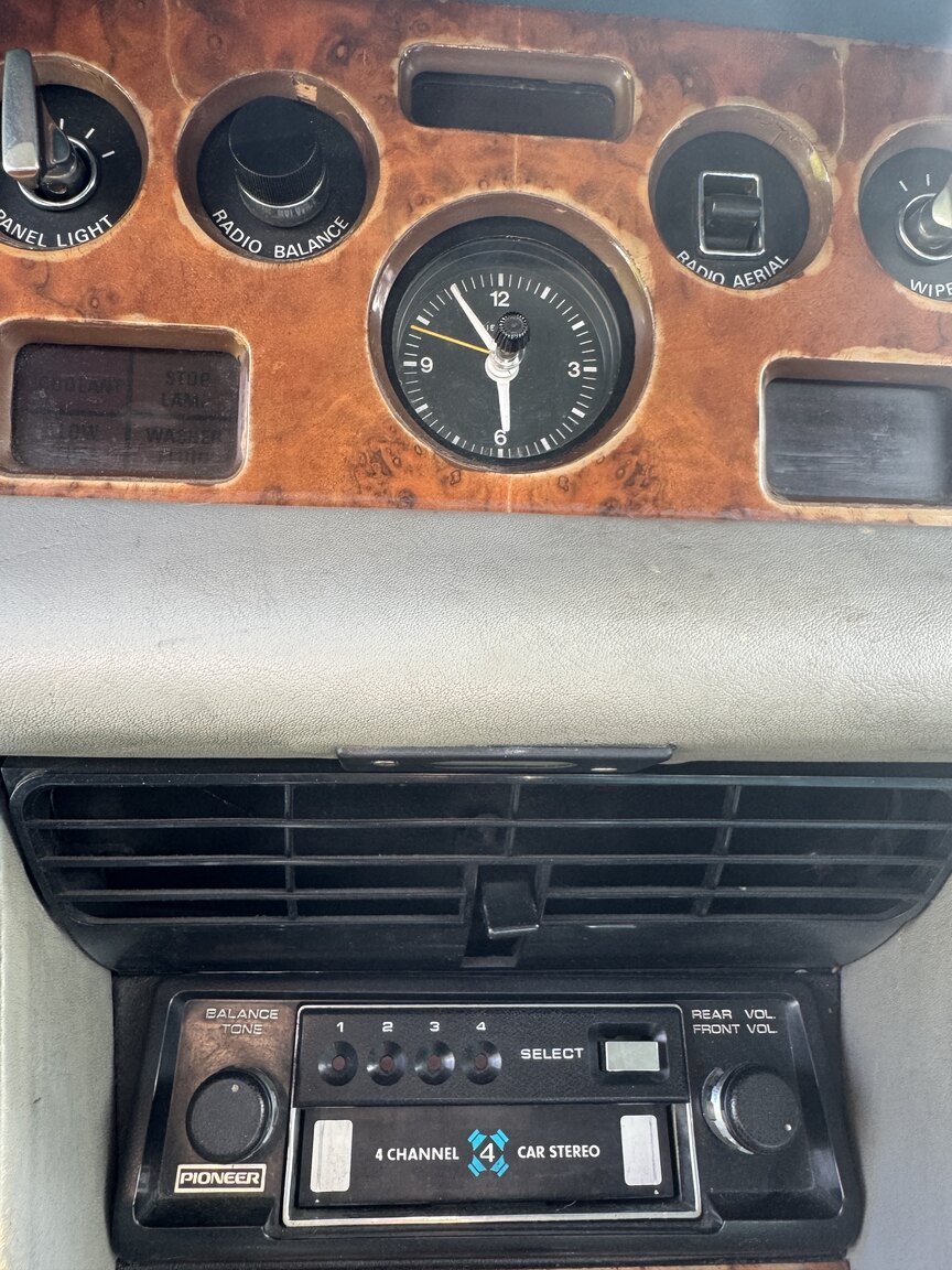 Interior image of 1976 Rolls-Royce Silver Shadow