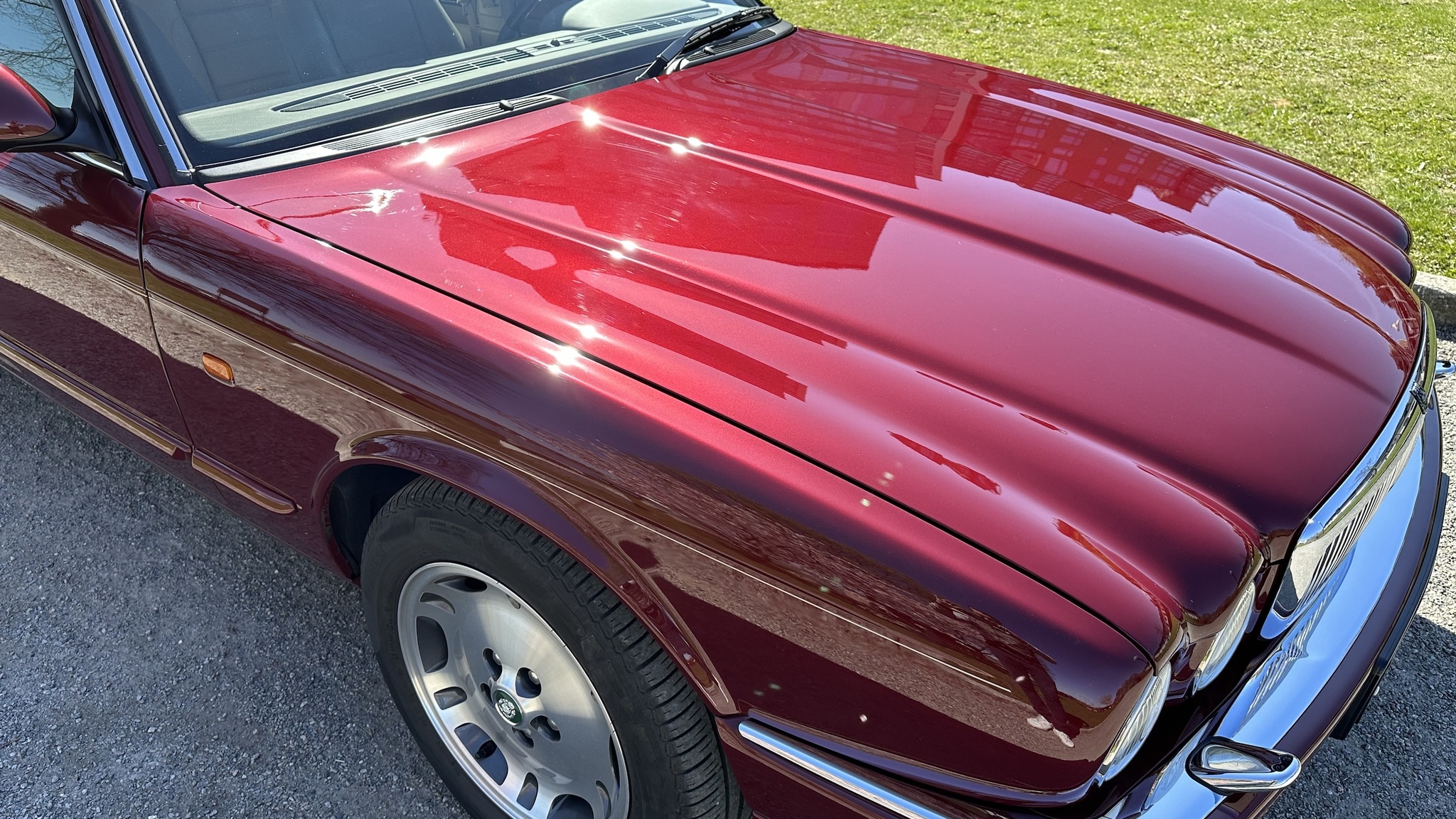 Exterior image of 1997 Jaguar XJ 4.0 Executive