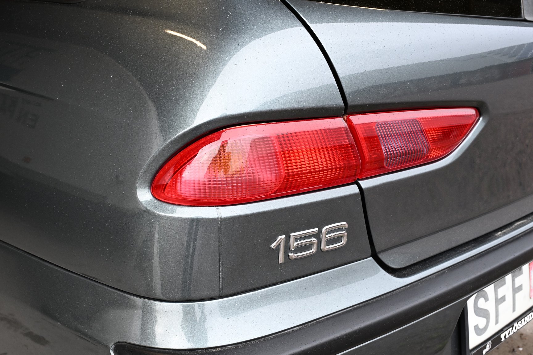 Exteriörbild på 2000 Alfa Romeo 156 Sportwagon TS Selespeed Distinctive