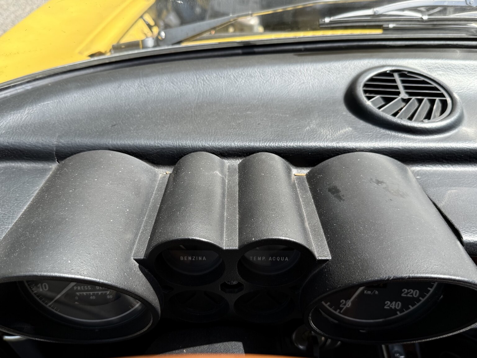 Interior image of 1974 Alfa Romeo GT 1600 Junior