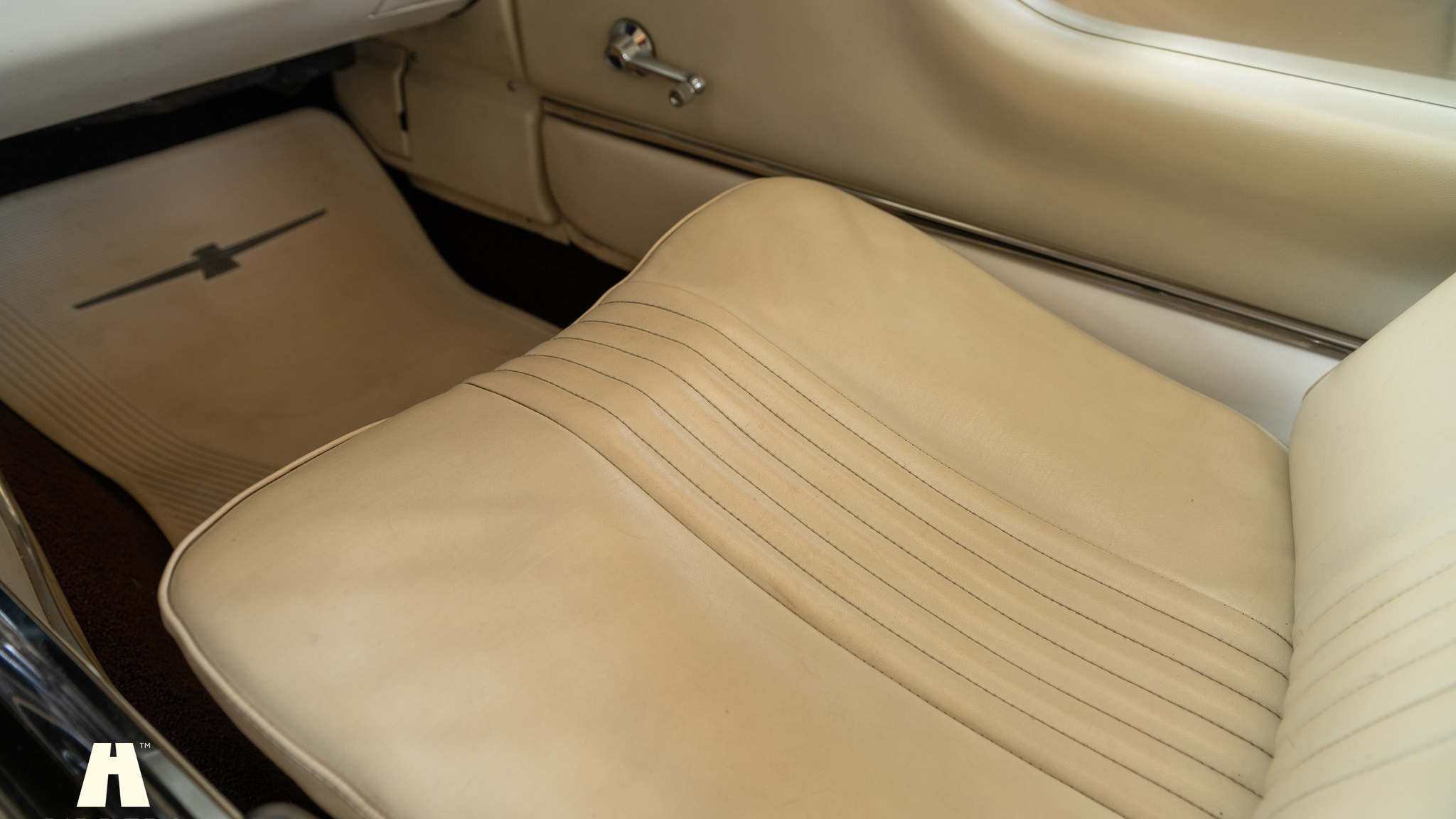 Interior image of 1964 Ford Thunderbird 6.4 HT (19)