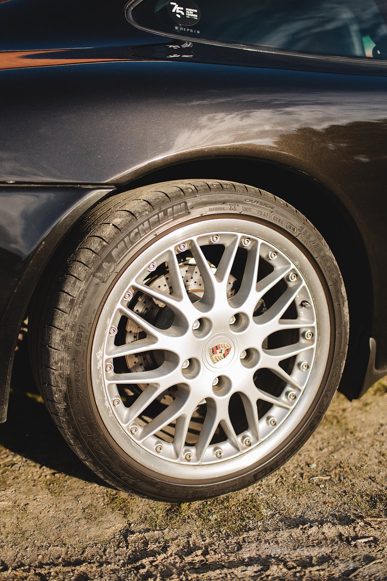 Exterior image of 1998 Porsche 996 Carrera 