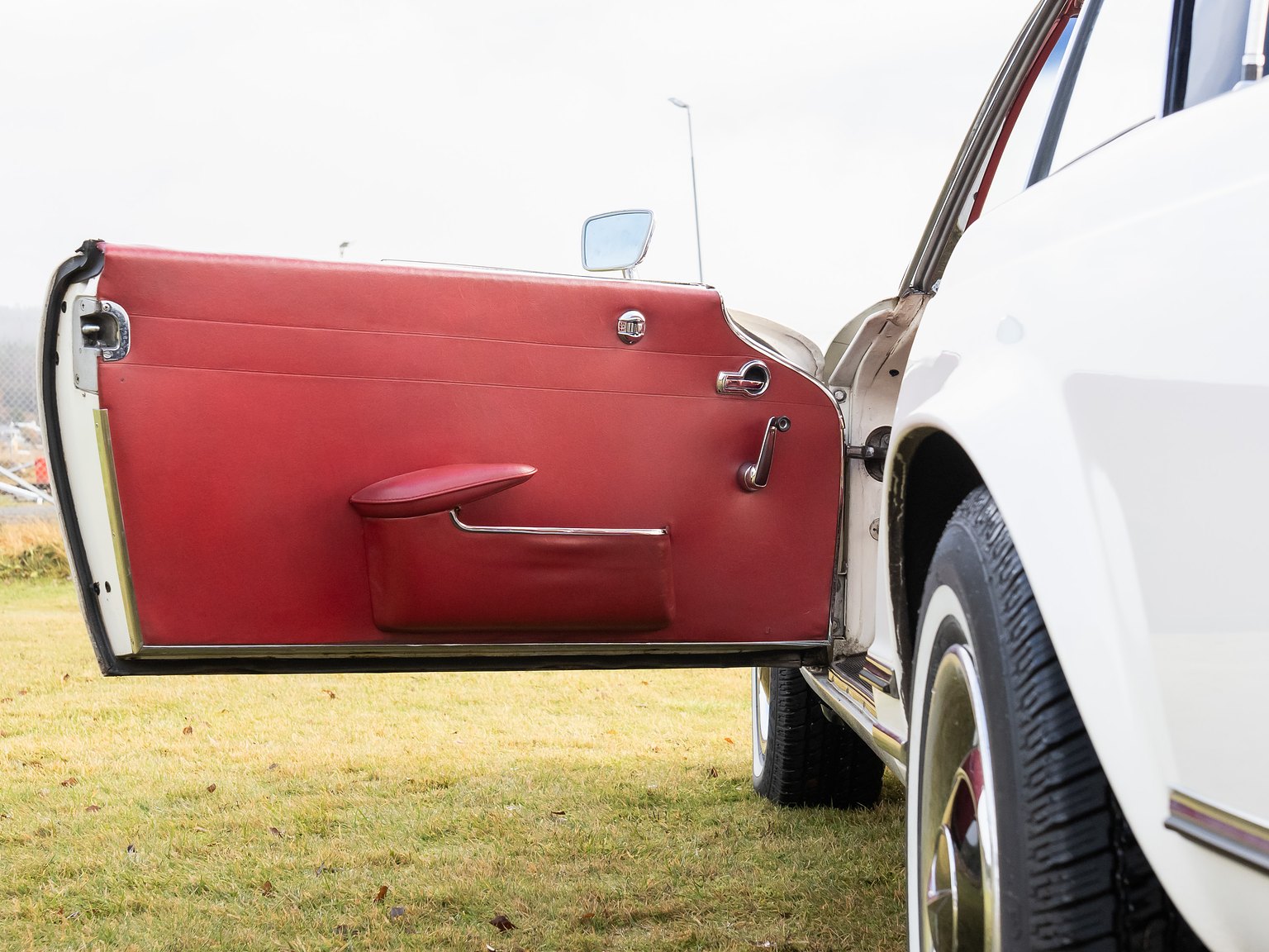 Innenraumfoto von 1966 Mercedes-Benz 230 SL "Pagoda"