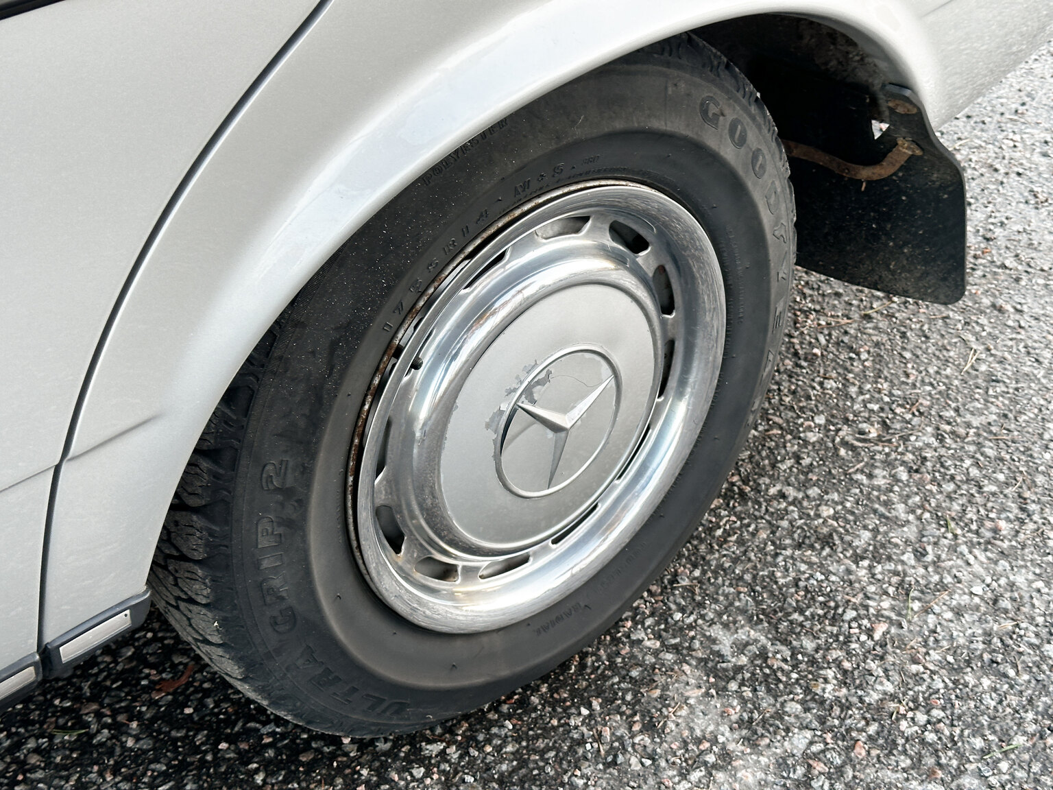 Exterior image of 1978 Mercedes-Benz 250