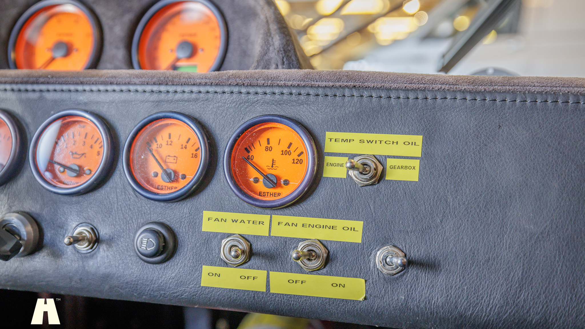 Innenraumfoto von 2006 Ultima GTR (19)