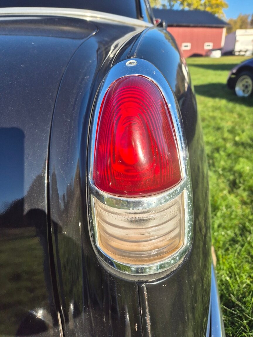 Exterior image of 1954 Ford Vedette 3.9 V8