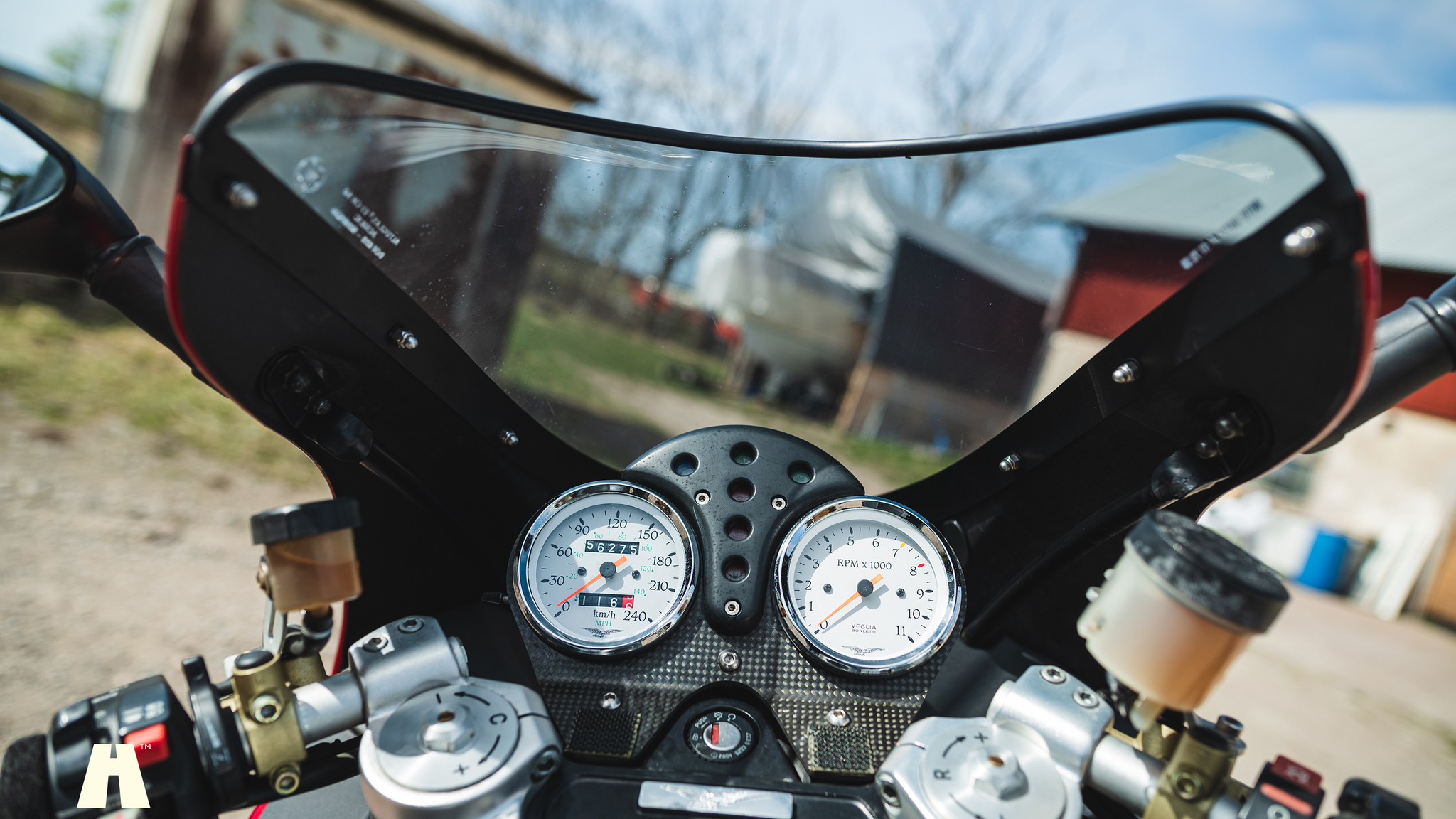 Exteriörbild på 2002 Moto Guzzi V11 Le Mans (75)