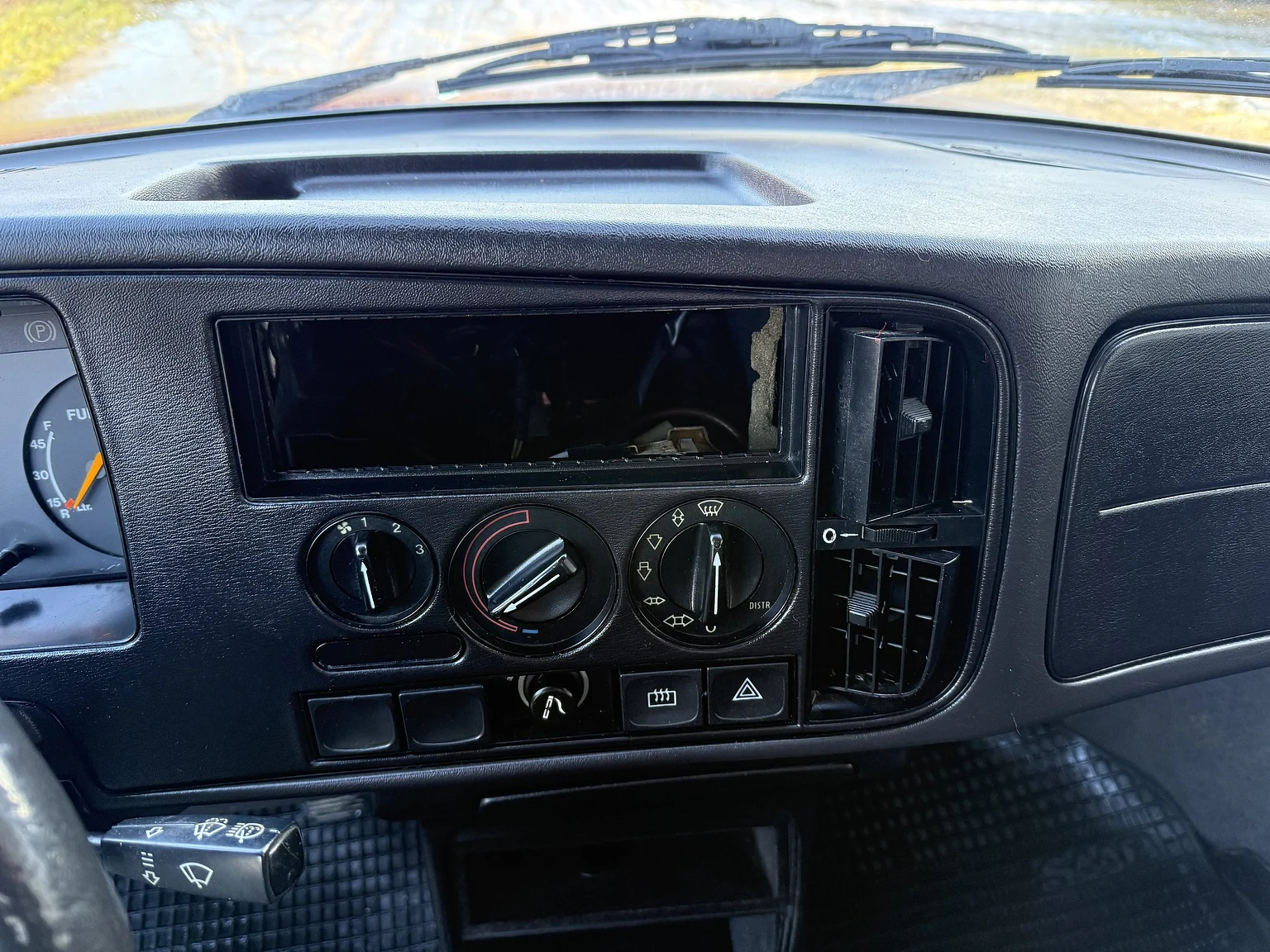 Interior image of 1991 SAAB 900S Turbo 2-door (10)
