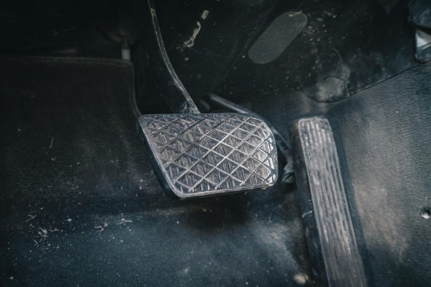 Interior image of 1991 Mercedes-Benz 300E-24 (42)