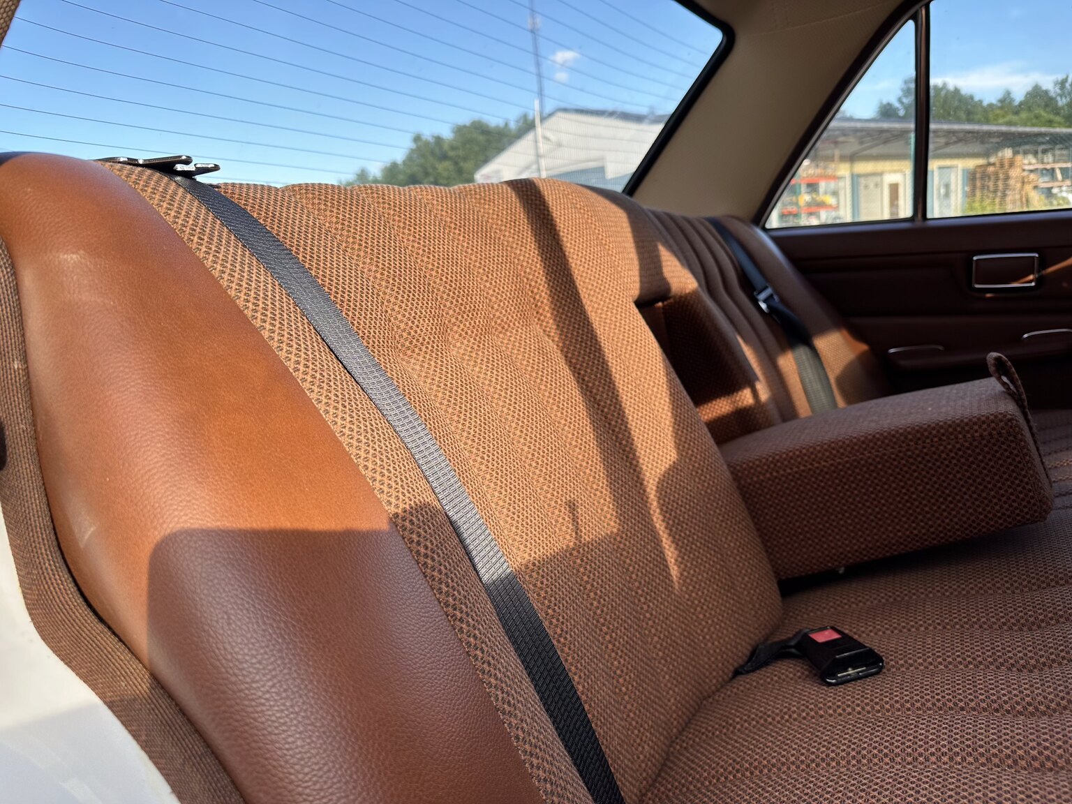 Innenraumfoto von 1975 Mercedes Benz 200