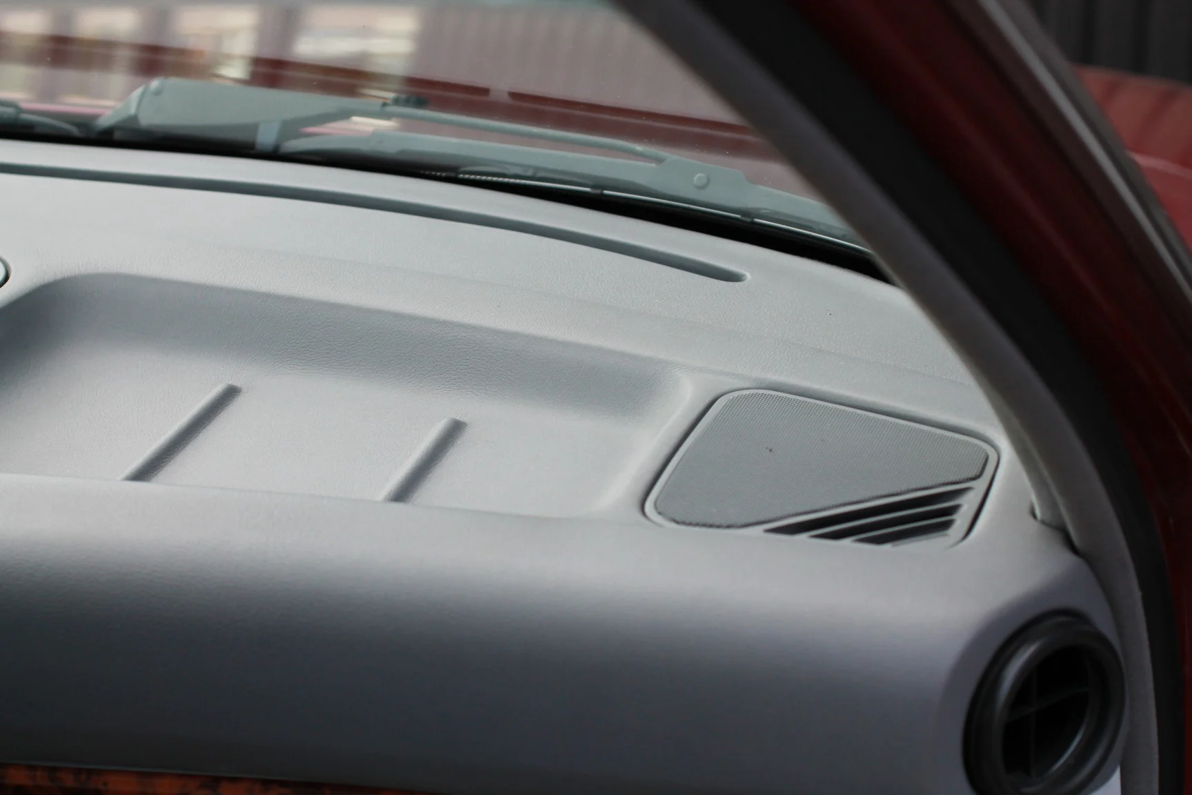 Interior image of 1993 BMW 540i Sedan (43)