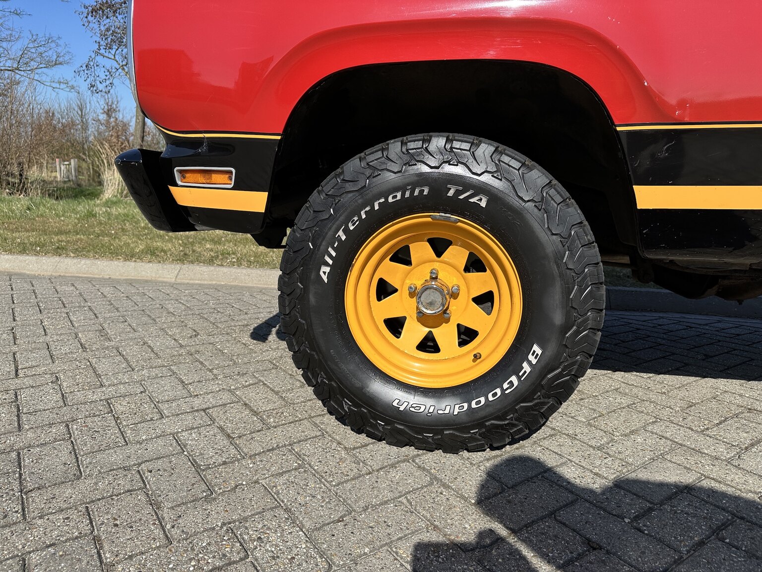 Exterior image of 1979 Dodge Power Wagon Macho
