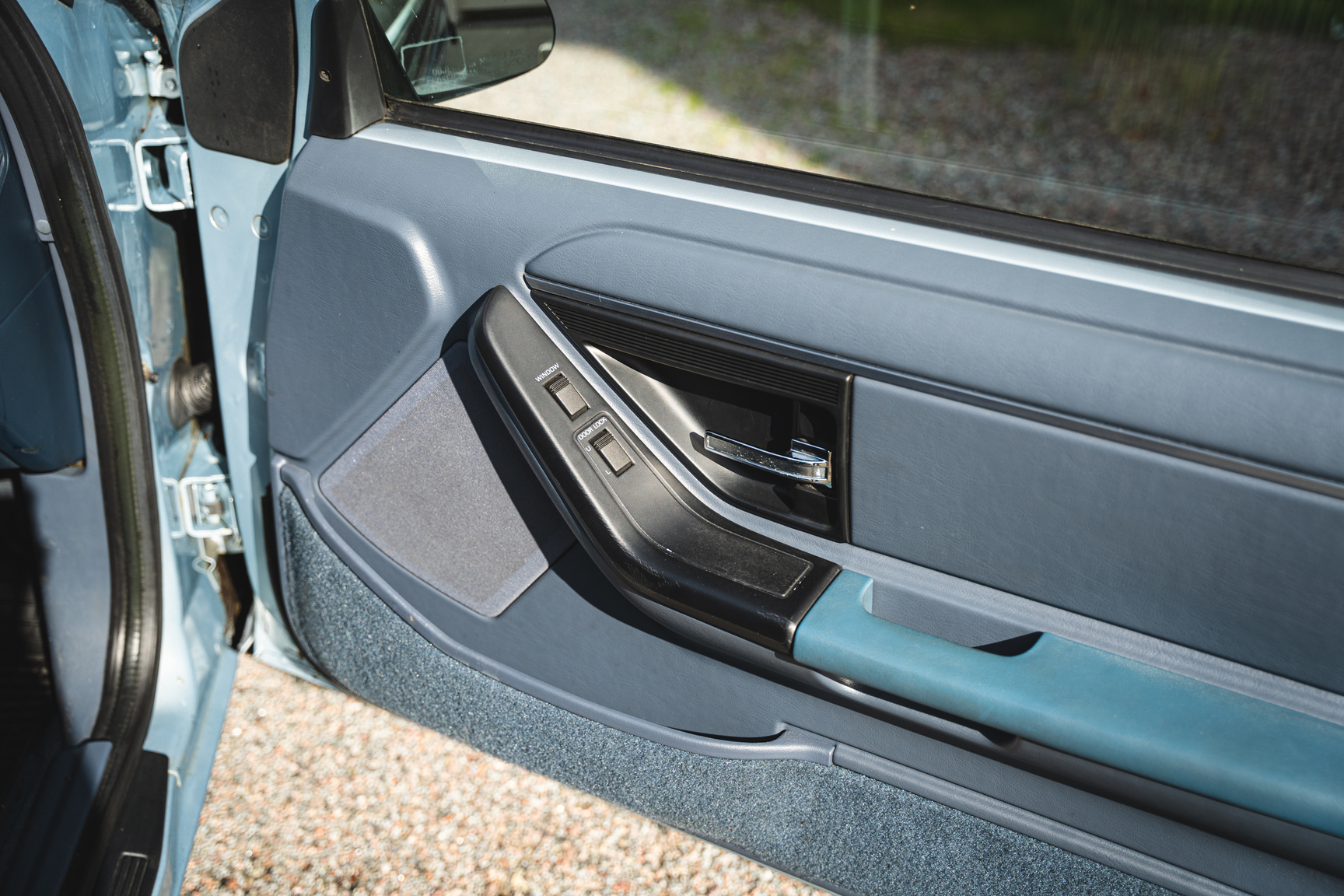 Interior image of 1991 Ford Thunderbird (12)