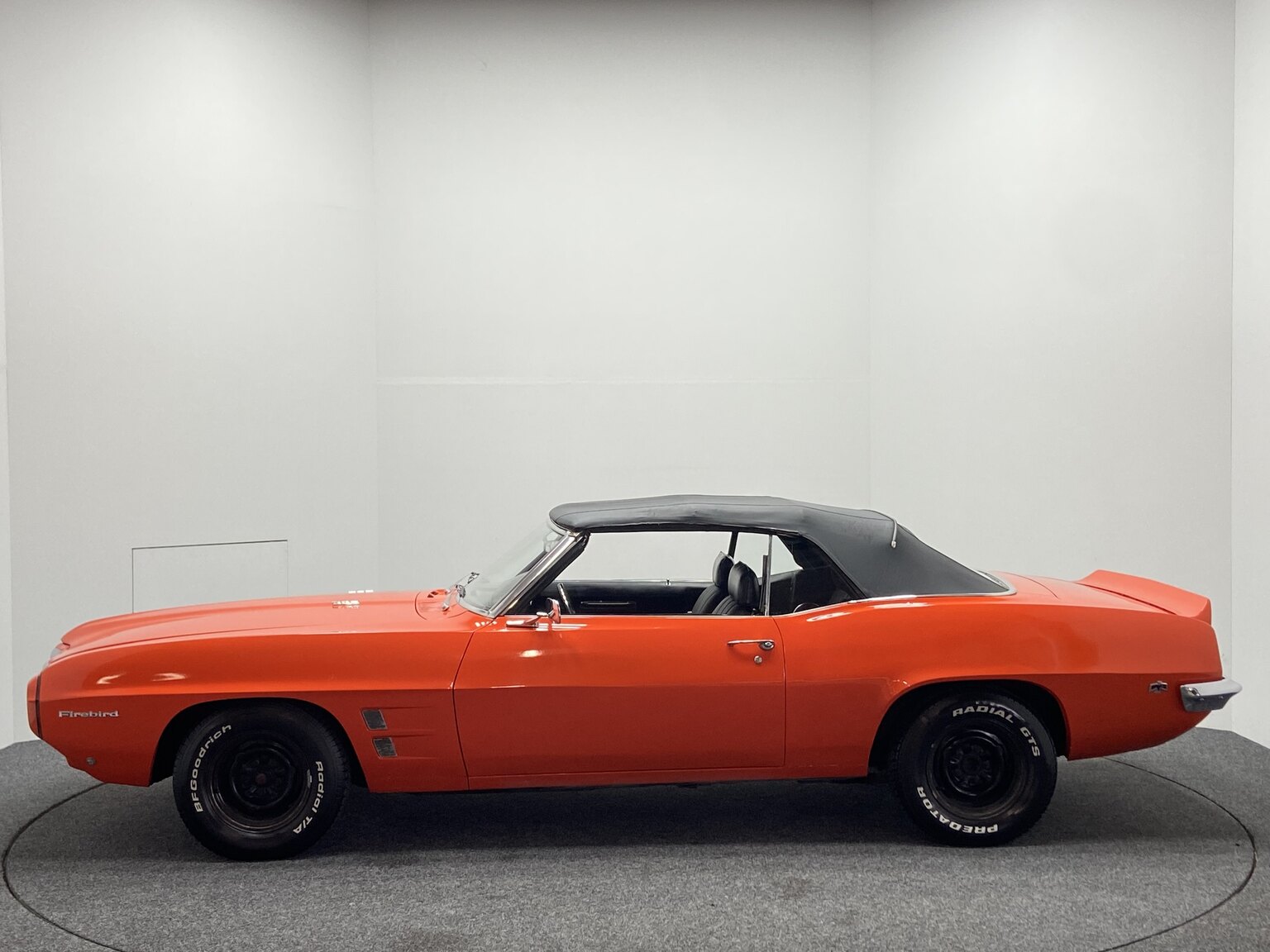 Exteriörbild på 1969 Pontiac Firebird