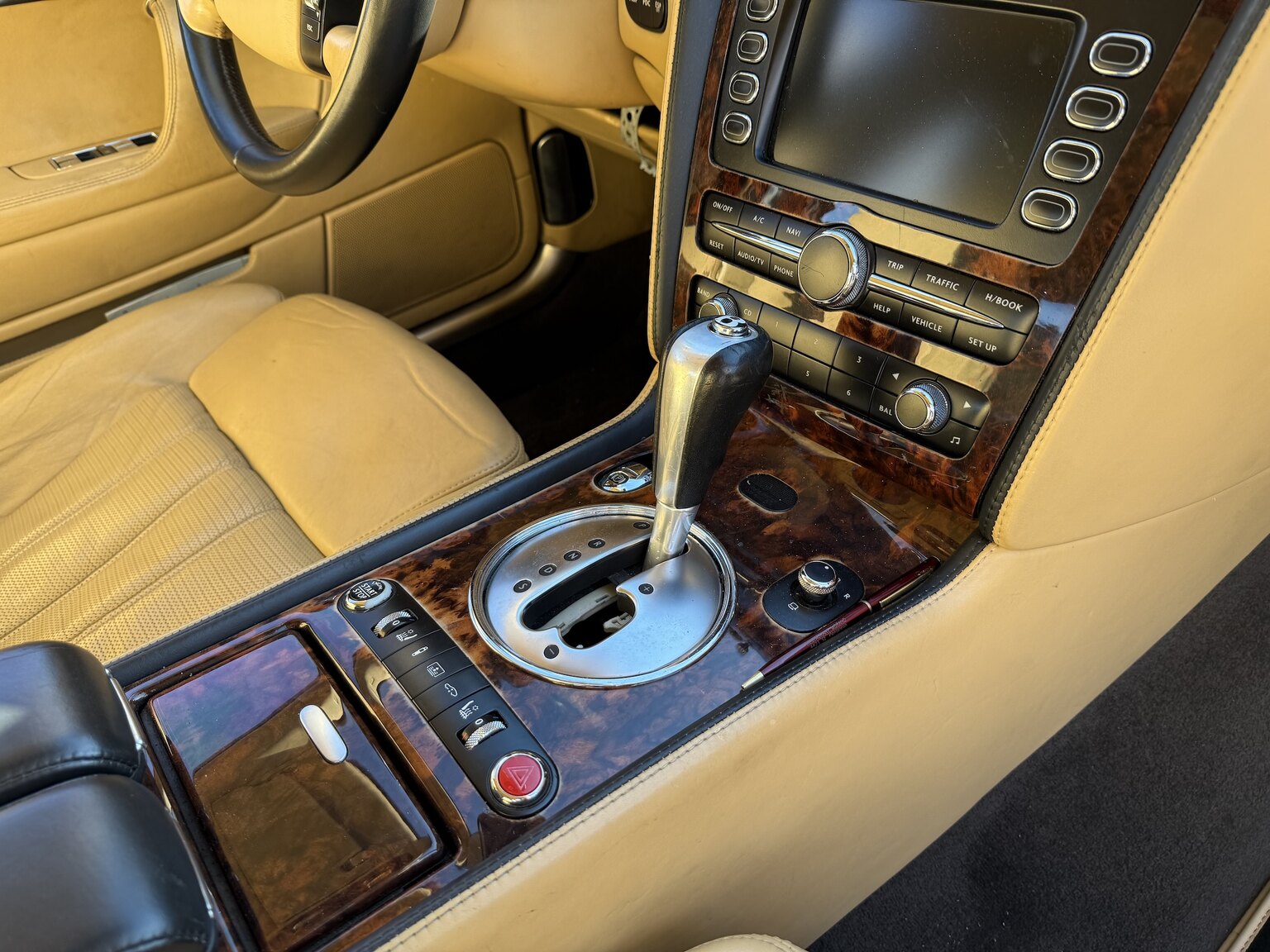 Interiörbild 2005 Bentley Flying Spur
