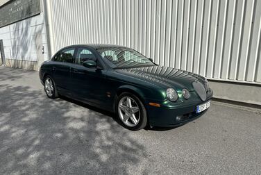 Exterior image of 2003 Jaguar S-Type R